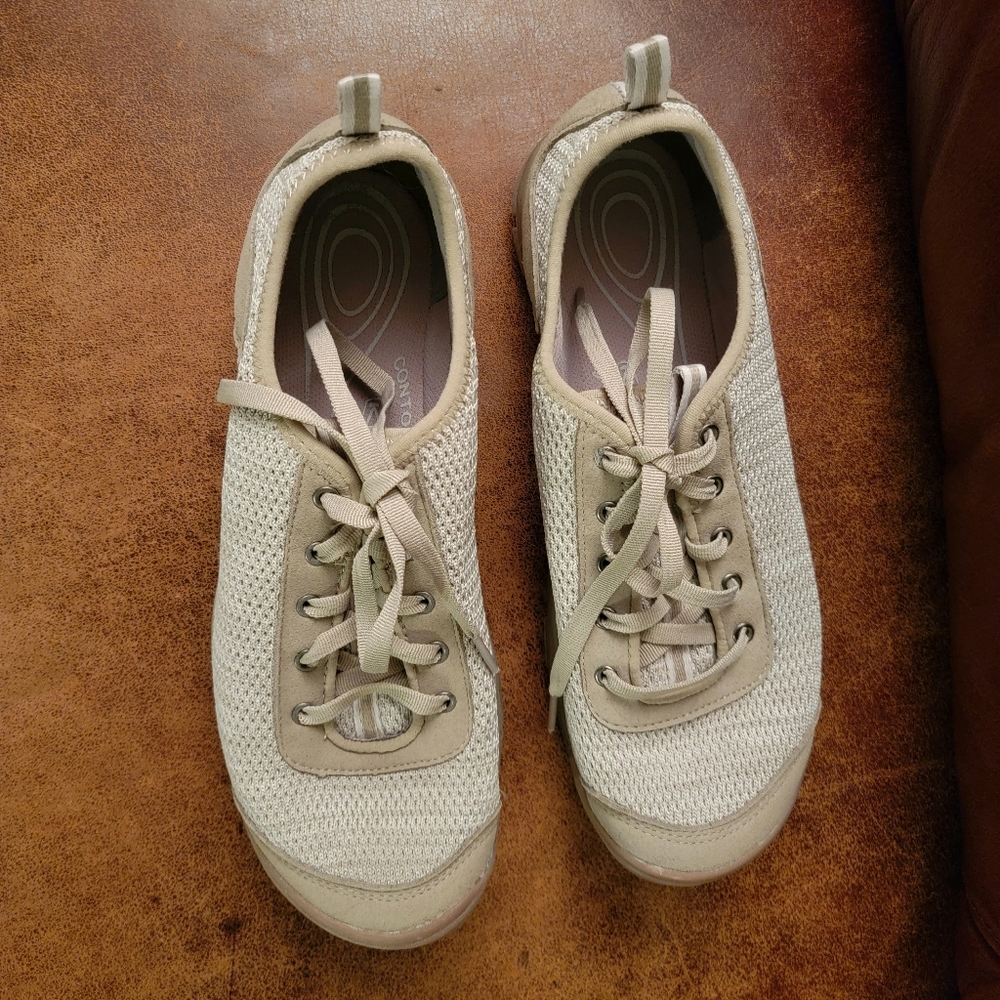 Keen CNX Tennis Shoes size 9.5